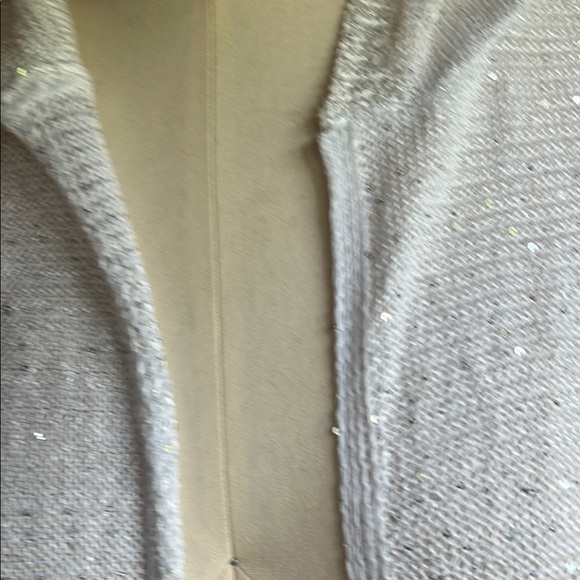 Sioni White Hooded Cardigan - Picture 3 of 7